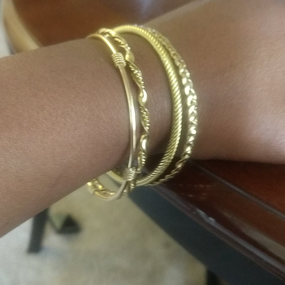 4 gold Bangles 18k